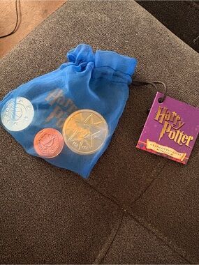 2001 Vintage Harry PotterBlue Drawstring Coin Pouch with Bubble gum Coins
